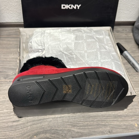 DKNY Women's Abri Wedge Booties - Picture 3 of 5